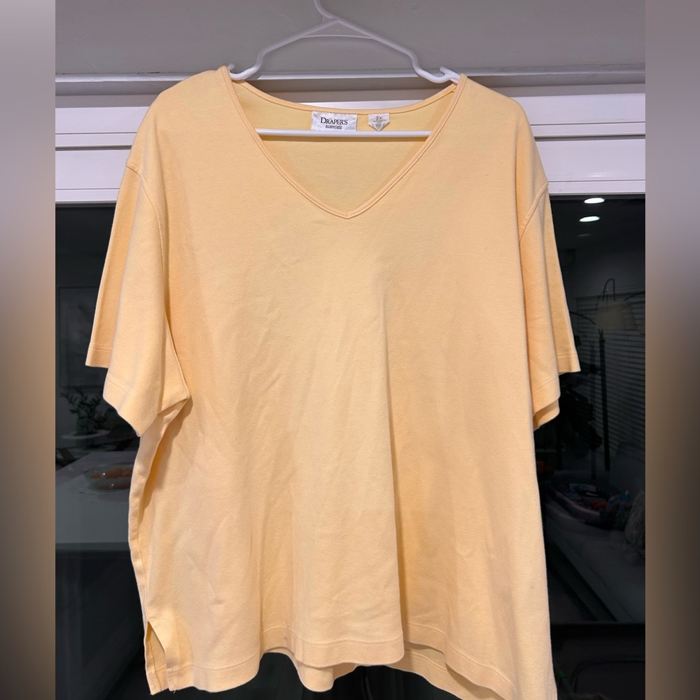 Draper’s Essentials Yellow Tee (Size L)